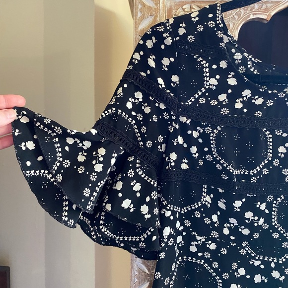 Free People Black Ruffle Sleeve Dress White Floral Pattern Size 2 - Picture 4 of 9